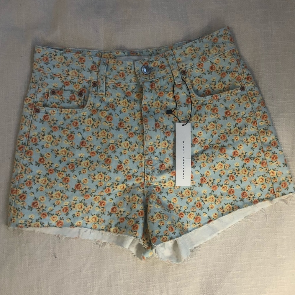 ZARA floral 90s jean shorts!